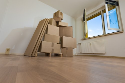 Shadwell moving truck for residential and commercial transport
