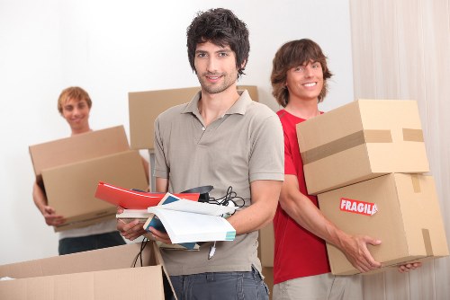 Shadwell removal truck service supporting a move across nearby East London areas